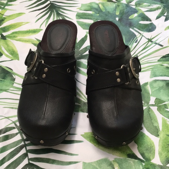 BONGO Shoes - BONGO Jessie Buckle Clog Size 9 1/2